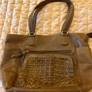 Leather shoulder bag. Like new.